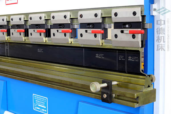 ZDPK-4015-标準分段模具并配合模具快夾,換模快速.jpg ZDPK-4015-标準分段模具并配合模具快夾,換模快速.jpg