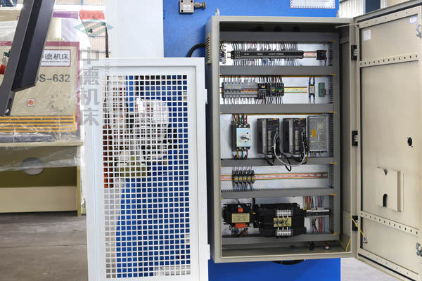 ZDPK-4015采用法國進口施耐德元氣件,抗幹擾,穩定耐用壽命長.jpg ZDPK-4015采用法國進口施耐德元氣件,抗幹擾,穩定耐用壽命長.jpg